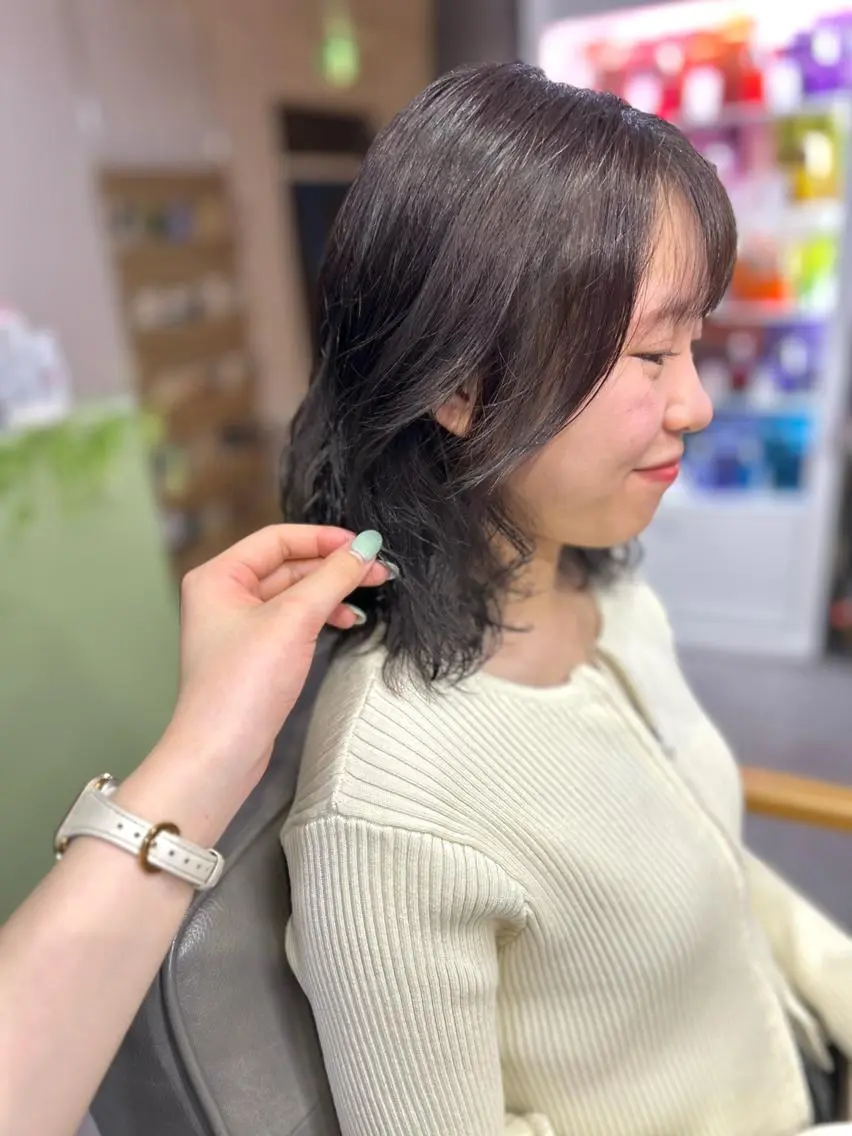 ミディアム ミディアムパーマ カット パーマ 凪の 旅先のヘアスタイル