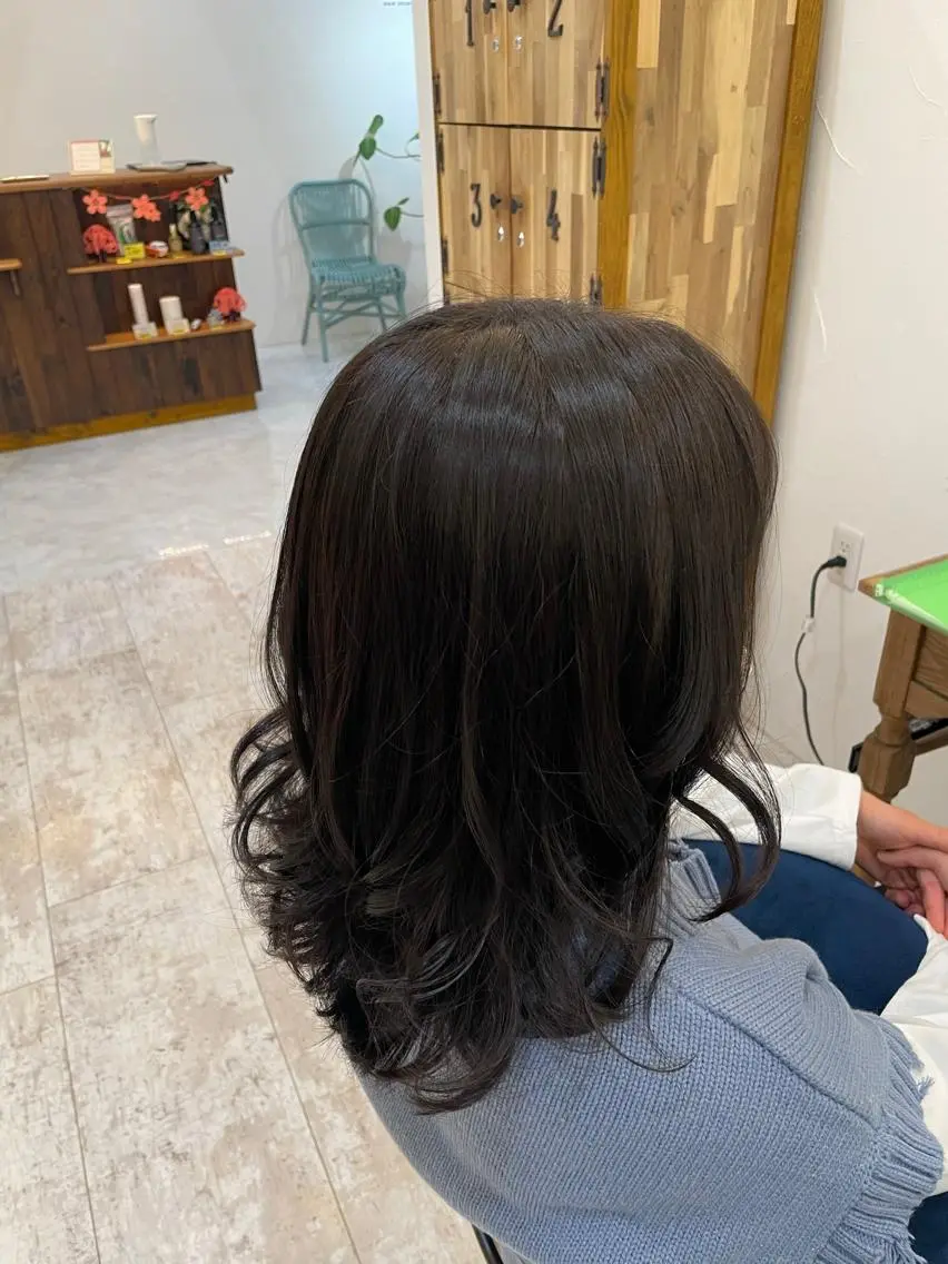 セミロング カラー トリートメント いさか ゆうきのヘアスタイル