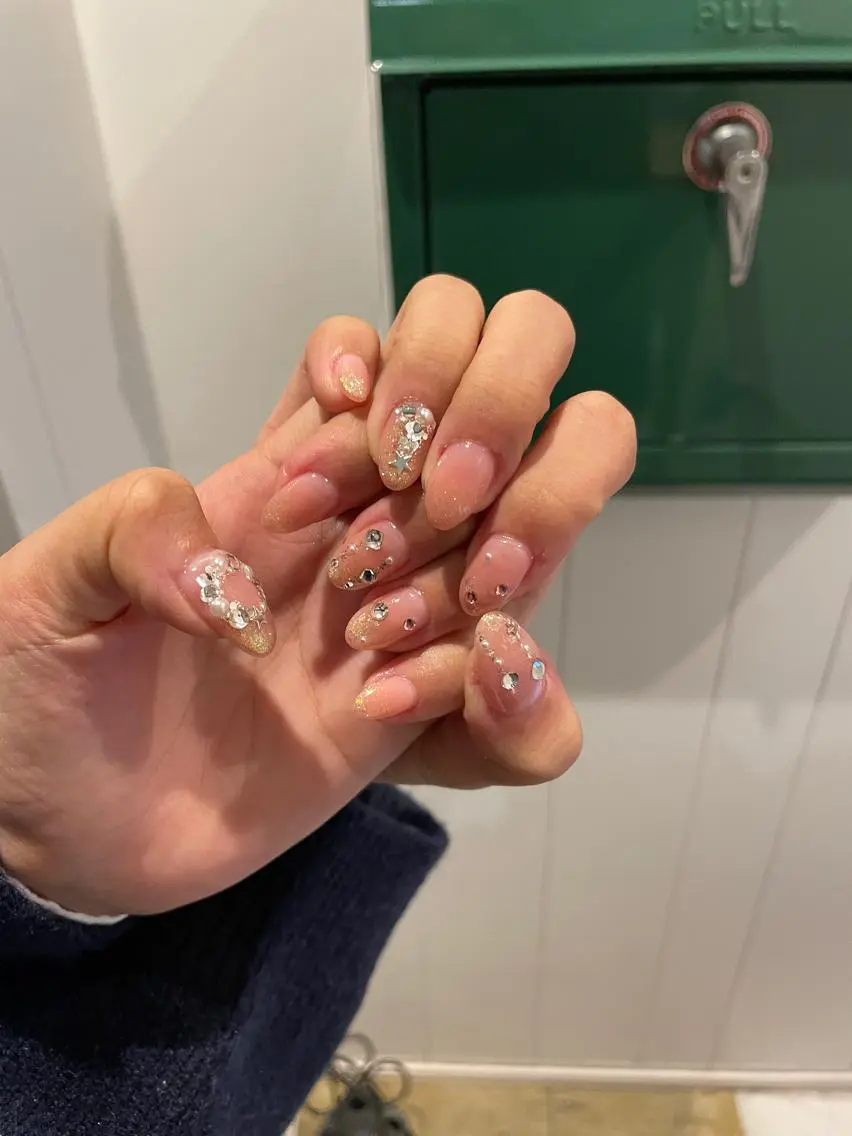 ショート ネイル アートネイル ストーンネイル nail salon neigeのネイルデザイン