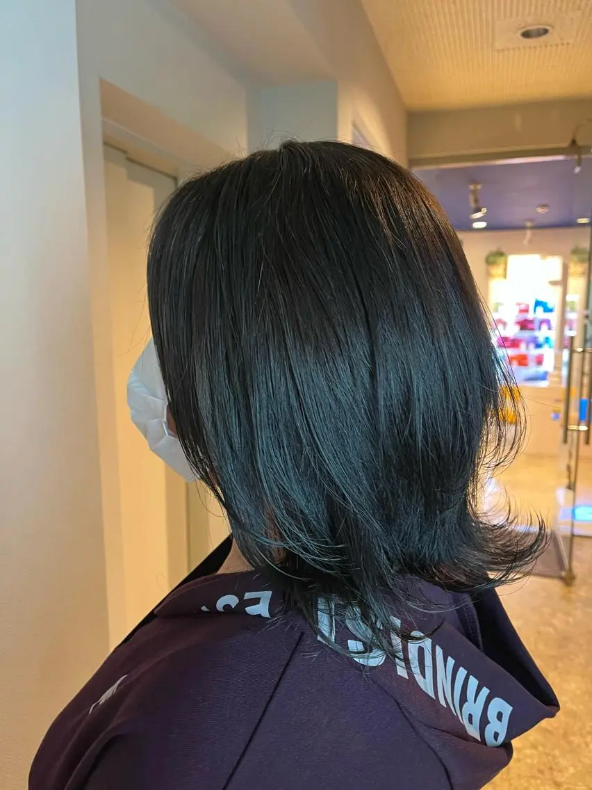 ミディアム カラー アディクシーカラー ブリーチ ブルーカラー ブリーチなしカラー カット ヘアカラー 縮毛矯正 うしだ かおるのヘアスタイル