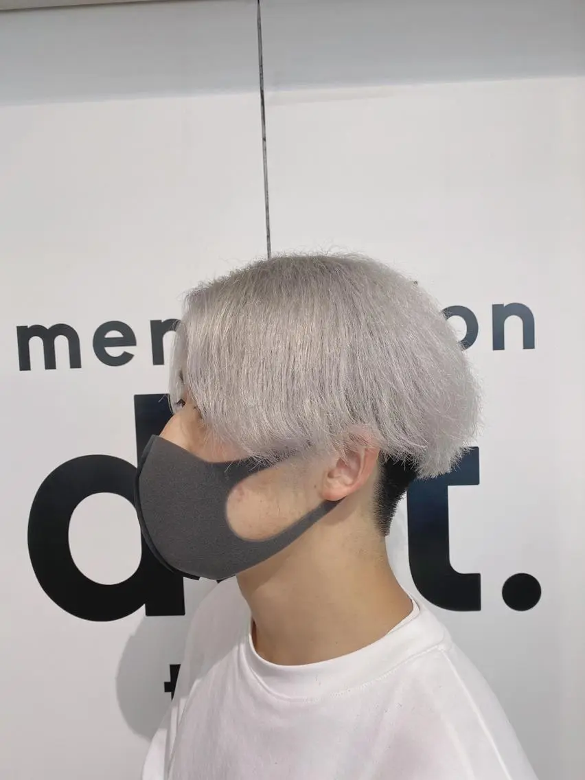 ショート カラー メンズ メンズブリーチ ブリーチ シルバー ホワイトシルバー カット ヘアカラー dot.グループ指名 No.1橋本滉太のヘアスタイル