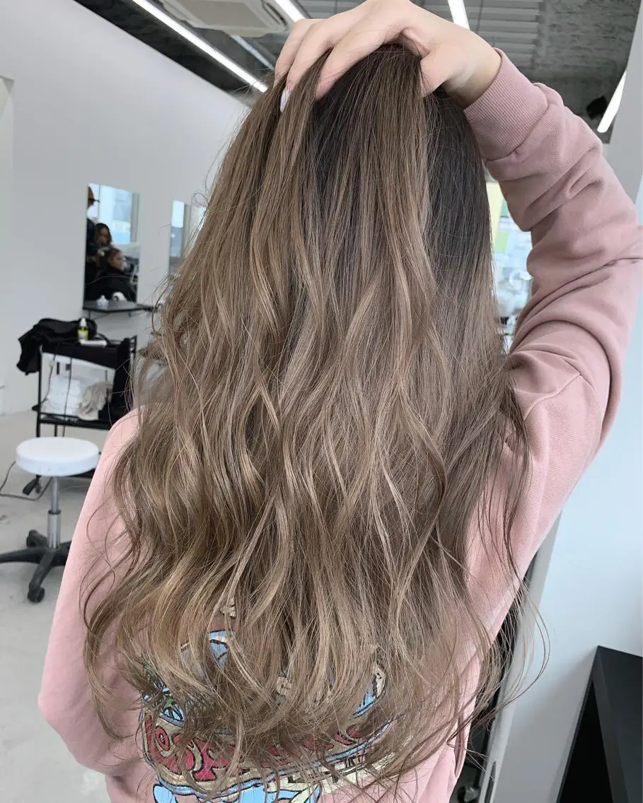 ロング カット ヘアカラー トリートメント 山田 絵里菜のヘアスタイル