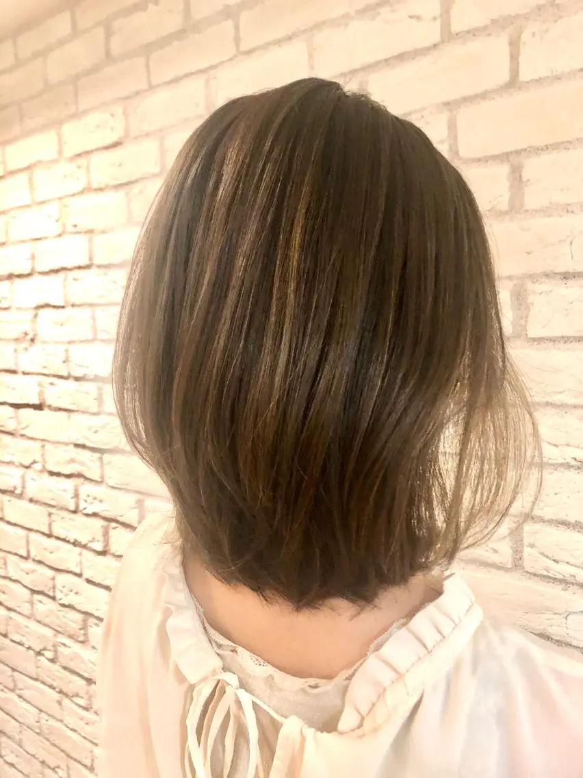 ミディアム カラー ベージュカラー ブリーチ デザインカラー ハイライトカラー ハイライト 清水 有実子のヘアスタイル