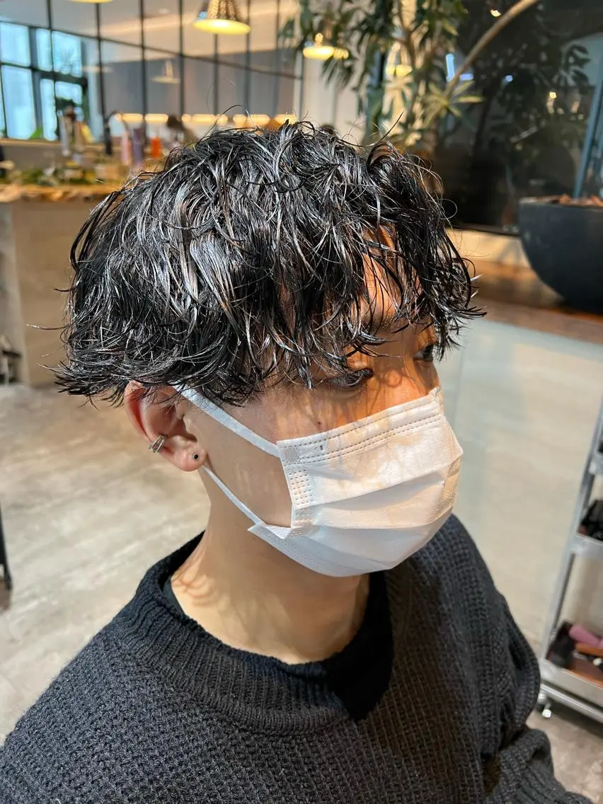 ショート パーマ メンズ カット パーマ トリートメント 波巻きスパイラルパー マ/シャドウパーマ駿のヘアスタイル