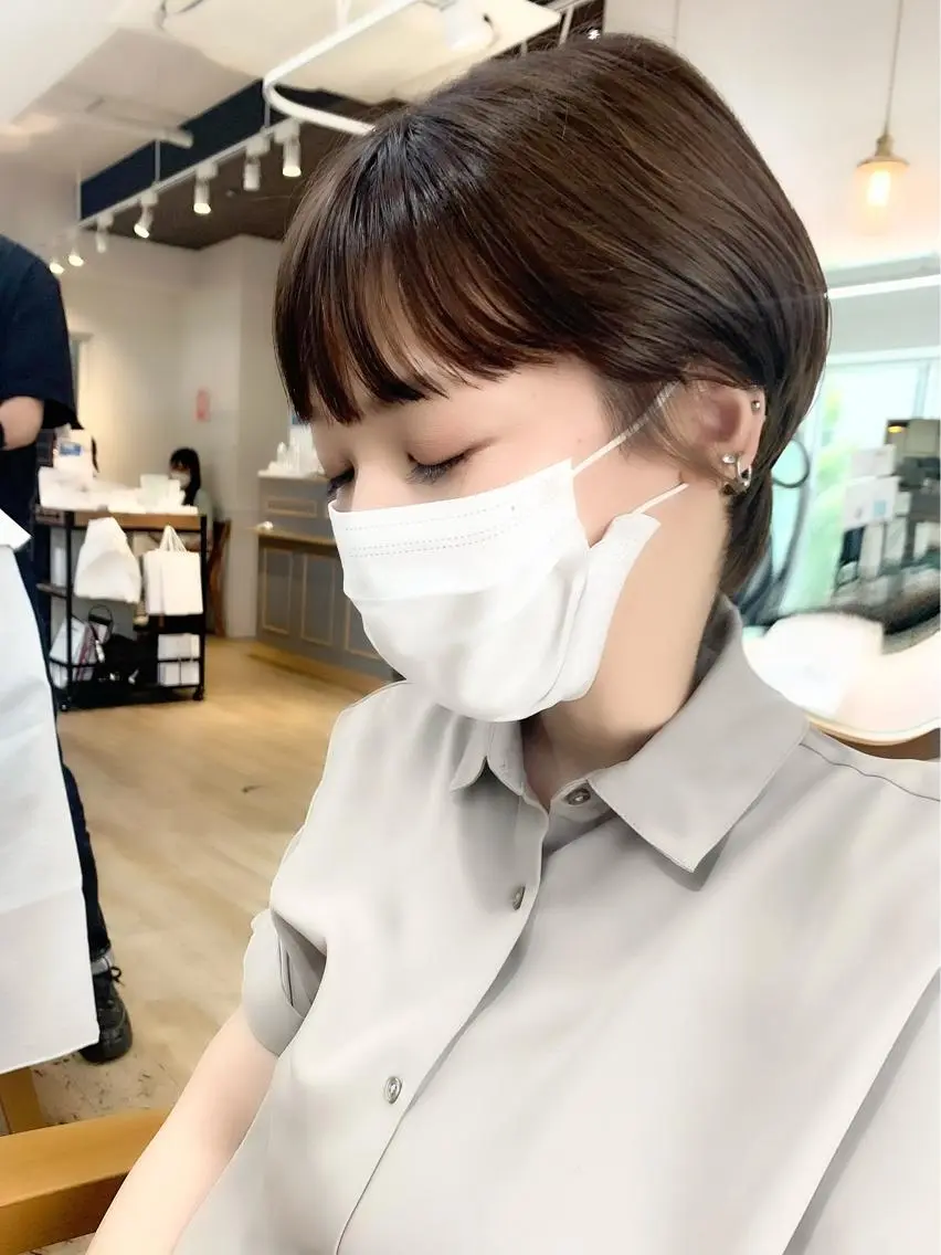 セミロング カラー パーマ ヘアアレンジ メンズ キッズ ネイル マツエク・マツパ カット 縮毛矯正 レイヤーカット/ 巻ける縮毛矯正のヘアスタイル