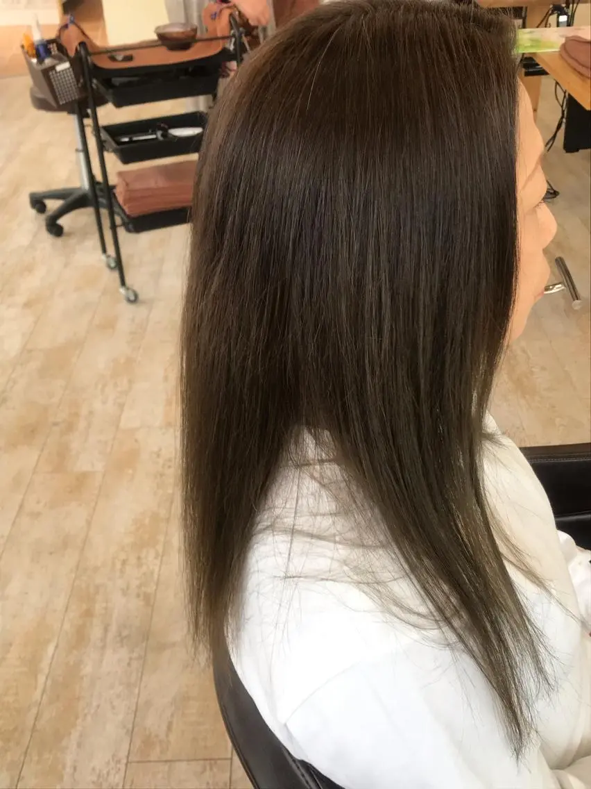 セミロング カラー Rayt hair レイトヘアーのヘアスタイル