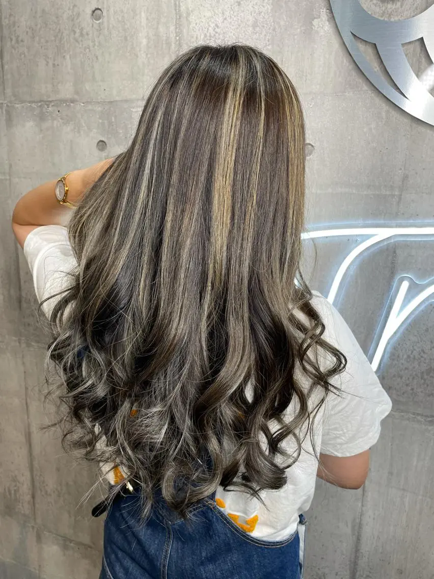 ロング カラー パーマ ヘアアレンジ メンズ キッズ ネイル マツエク・マツパ シールエクステ メンズバレイヤージュ メンズハイライト メンズインナーカラー メンズ韓国風 北千住10分 肥高　壮汰のヘアスタイル