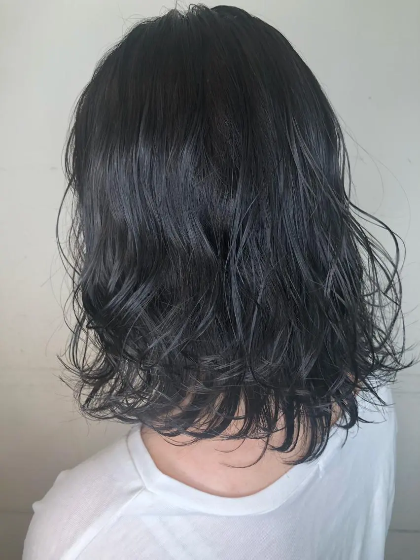 ミディアム カラー アッシュ ダークアッシュ 西本 夏美のヘアスタイル