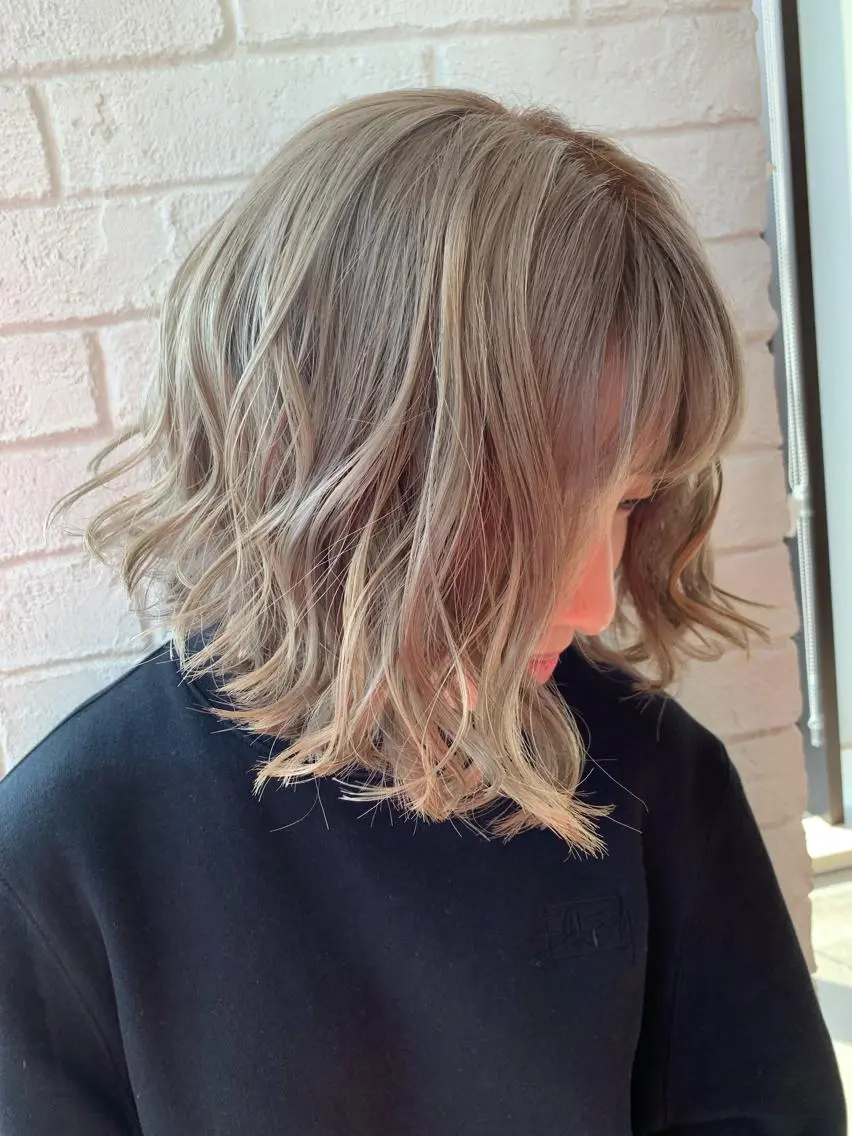 ショート カラー 韓国レイヤー×艶髪 ハイトーンRyukiのヘアスタイル