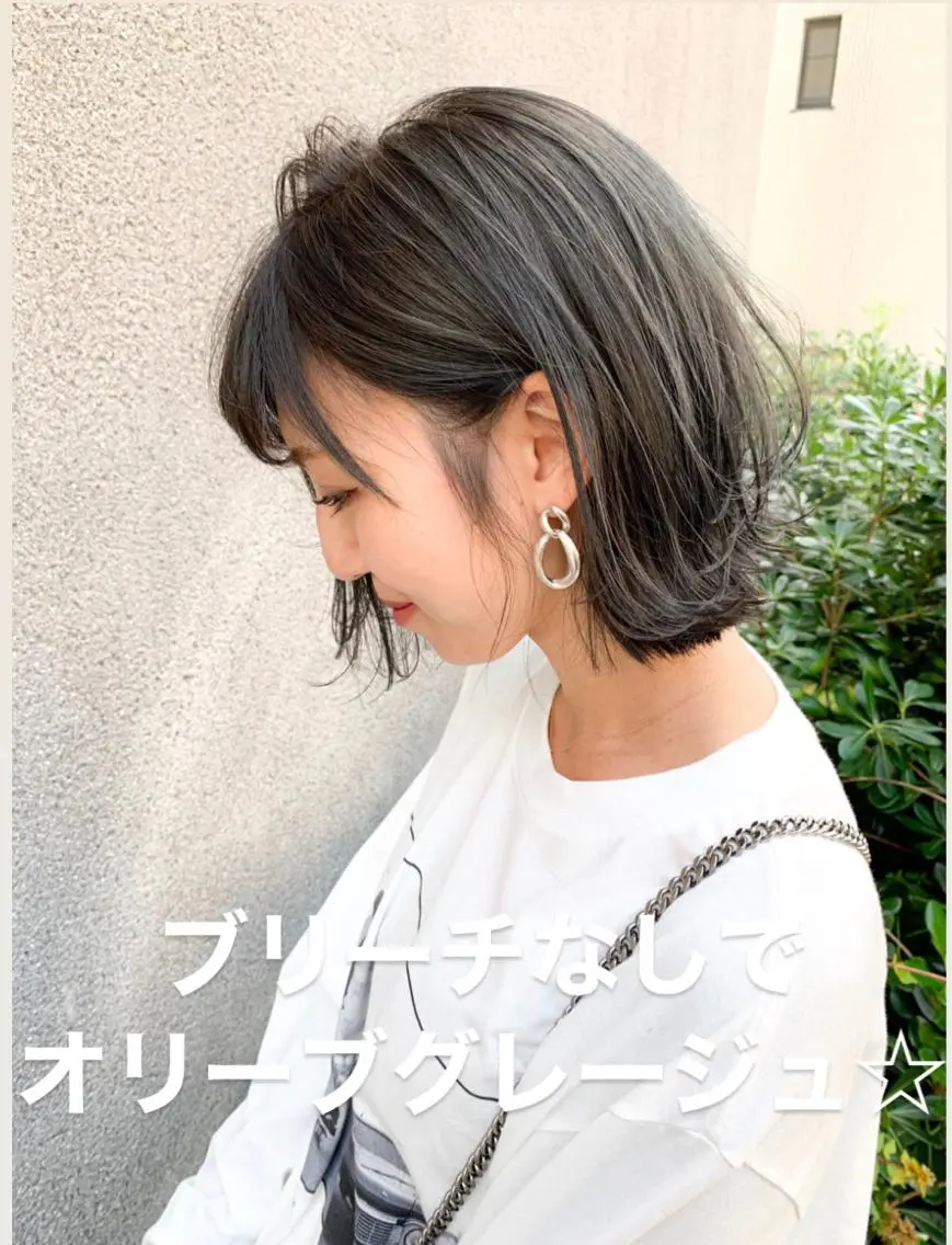 ミディアム カラー パーマ ブリーチ グレージュ ブリーチなしカラー オリーブグレージュ オリーブグレー 大人かわいい💍🤍 ボブ/ショートボブのヘアスタイル
