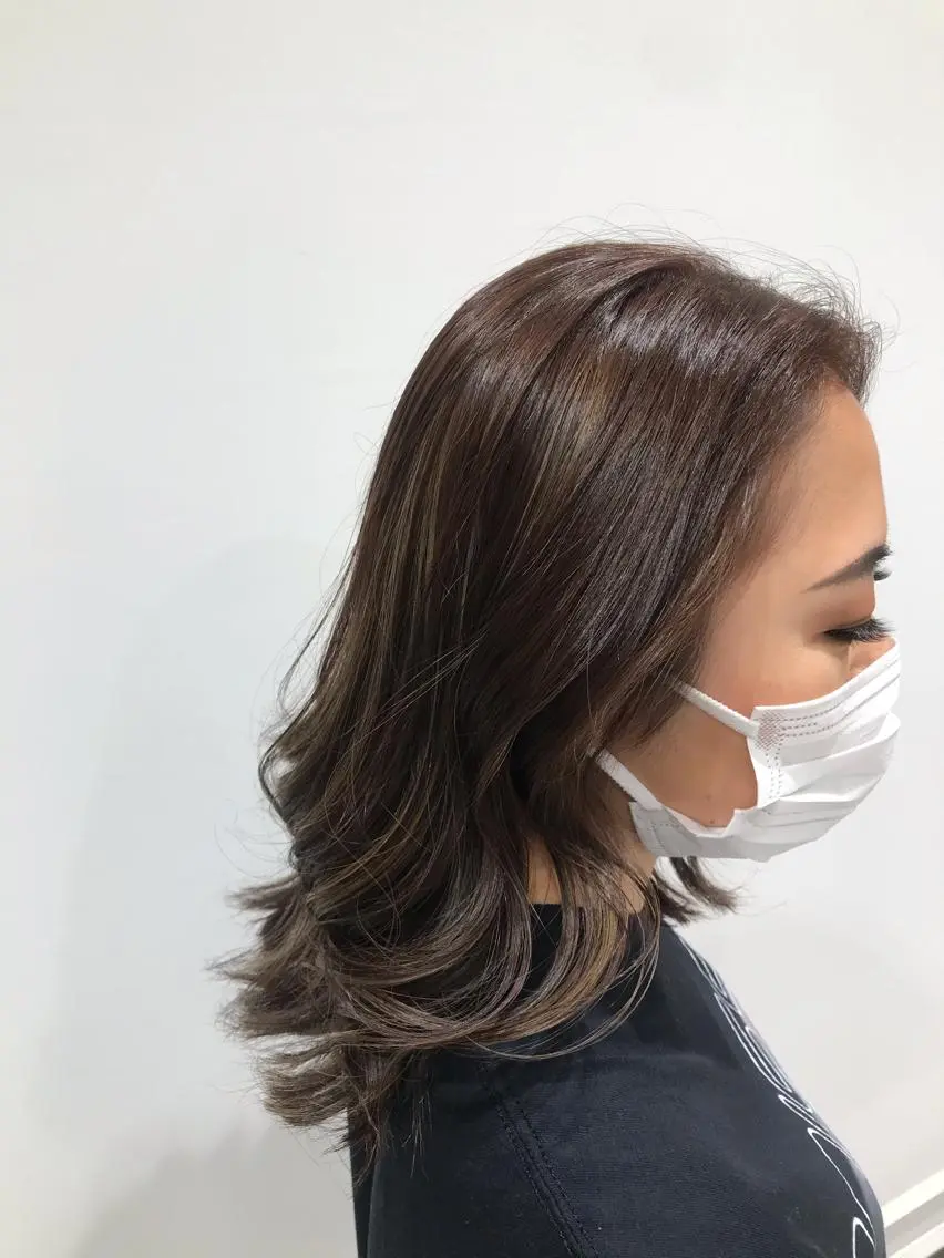 セミロング ハイライト 下條 真のヘアスタイル