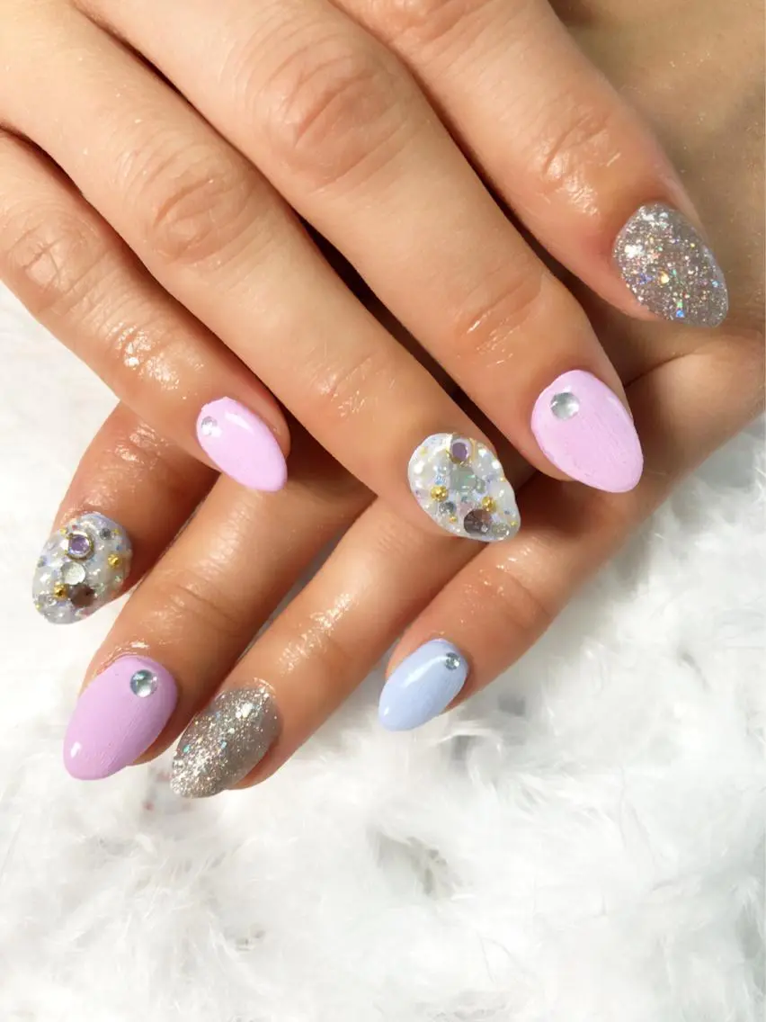 ネイル ラメ(グリッター) ピンク シンプルネイル ストーンネイル 冬ネイル ハンドネイル CITRAtotal beautyのネイルデザイン