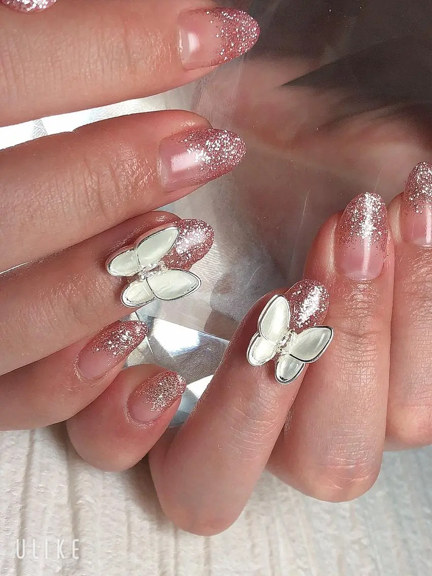 ミディアム ネイル 🦋Kiyomi. 🦋のネイルデザイン