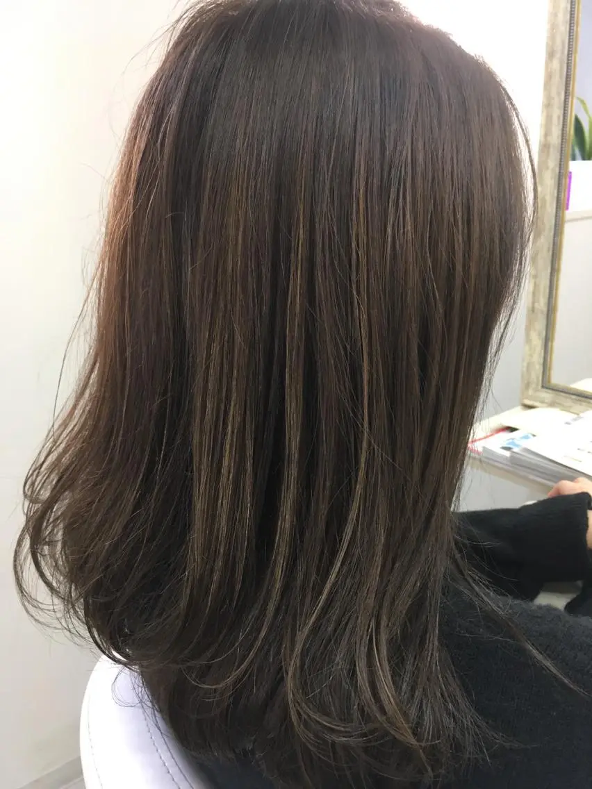 ミディアム セミロング カラー 髪質改善 中川 翔のヘアスタイル