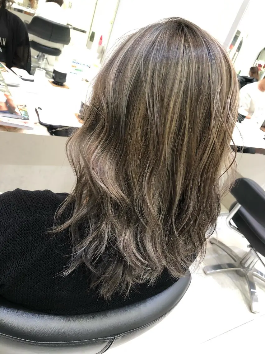 ミディアム ハイライト 岸 保奈美のヘアスタイル