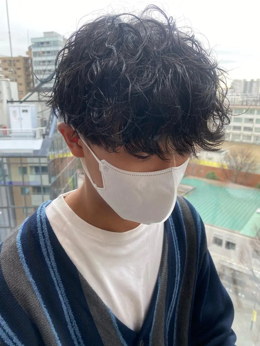 ミディアム パーマ メンズ カット パーマ トリートメント 似合う髪型が 分からない方へのヘアスタイル