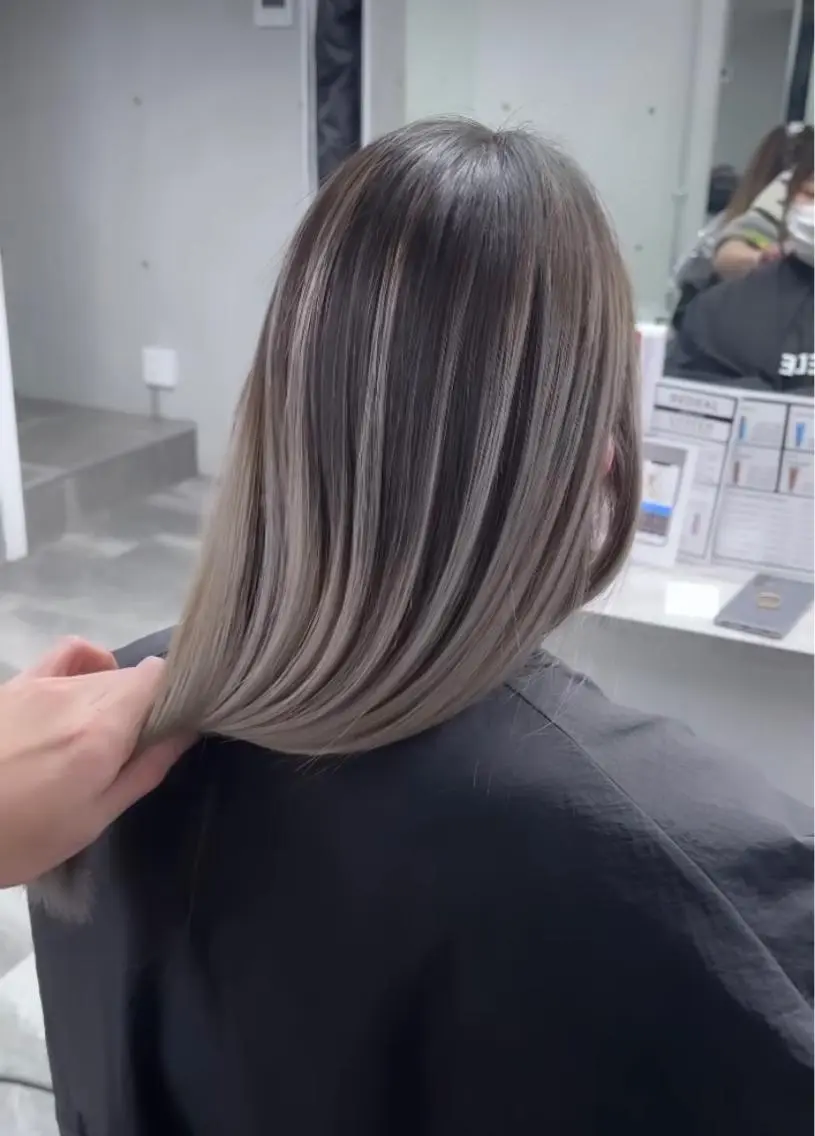 カラー 草島 友樹のヘアスタイル
