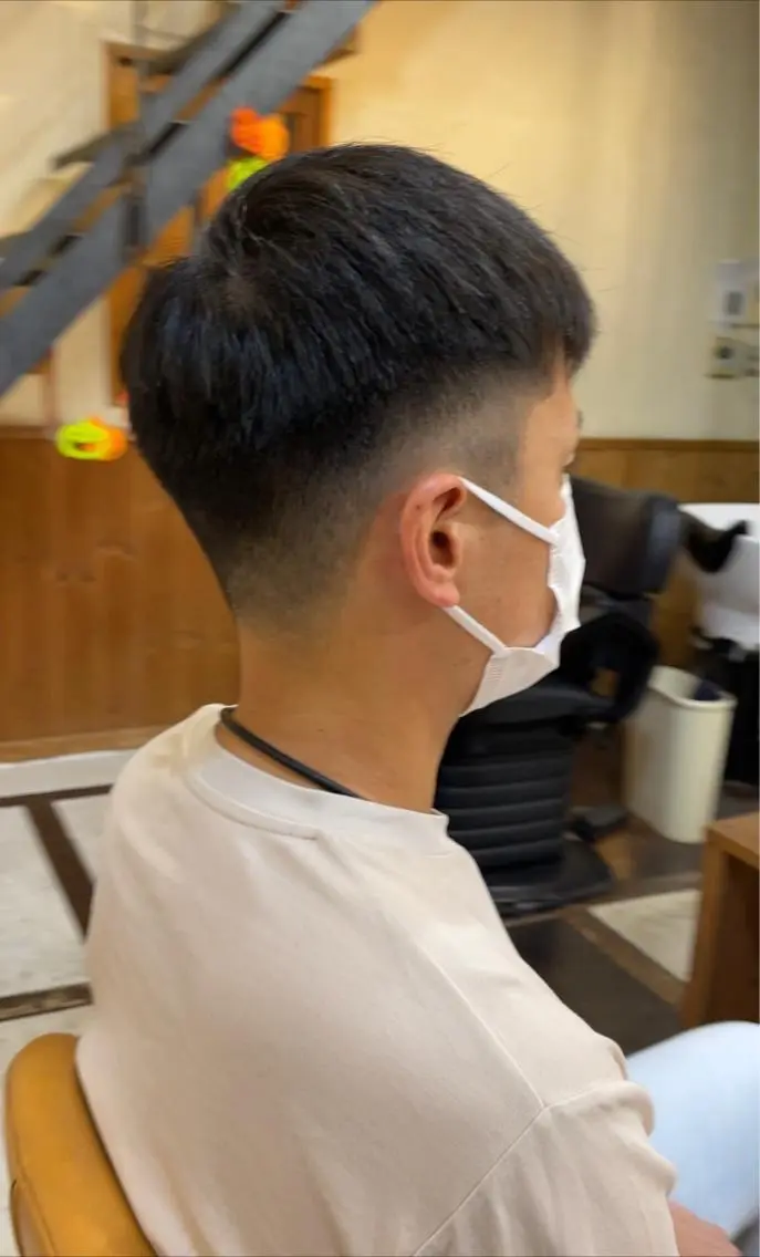 ショート メンズ フェードカット 女性理容師 黒岩　さちのヘアスタイル