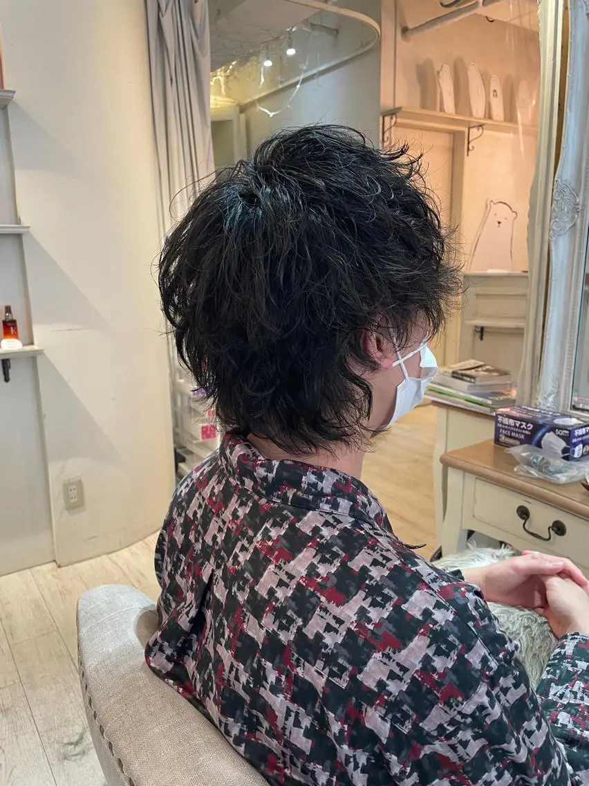 ミディアム パーマ メンズ HATSUMEI 勅使瓦 祥のヘアスタイル