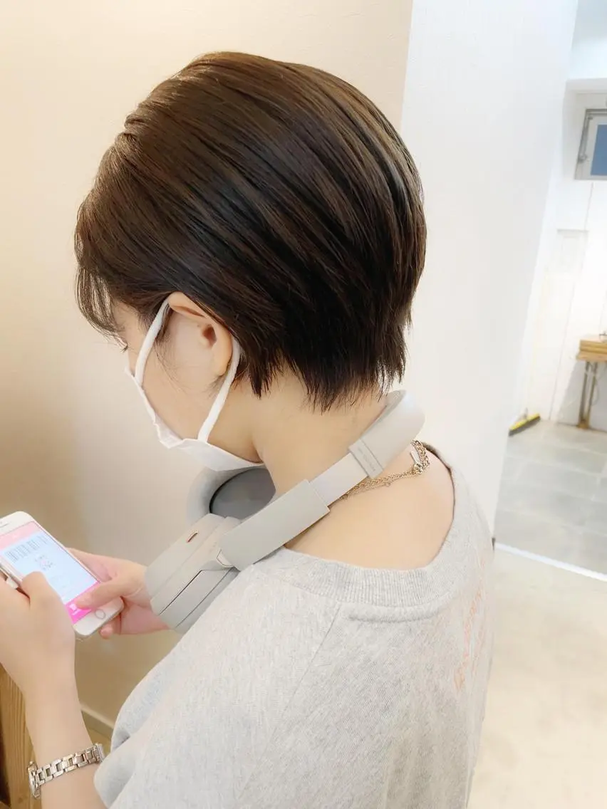 ショート カラー ショートレイヤー 丸みショート グラデーションカラー くびれヘア くせ毛 👑銀座ショート/ 絶壁補正/金子涼👑のヘアスタイル