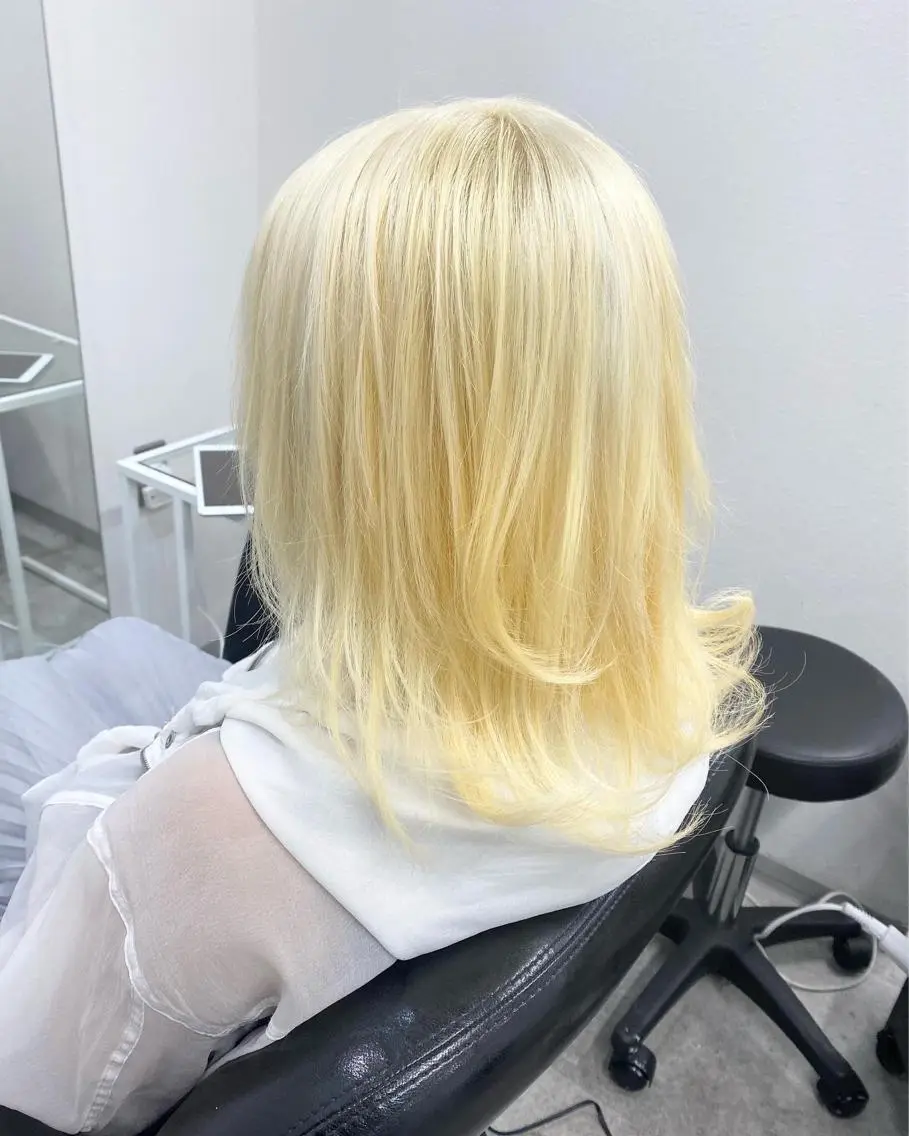 ミディアム カラー ブリーチ 抜きっぱなしブロンド ブロンド パーソナルカラー診断 ホワイトカラー美座尊のその他イメージ