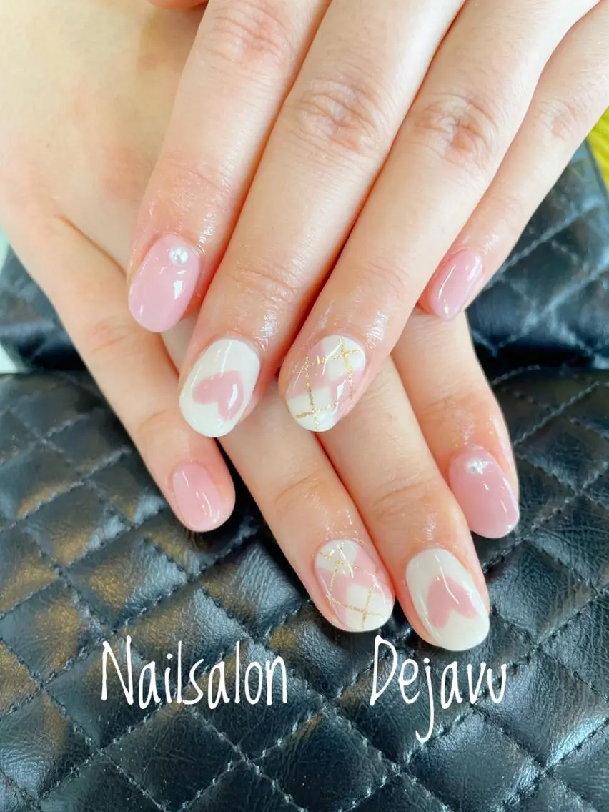 ネイル ハート 持ち込み ワンカラーネイル ピンク ストーンネイル ハンドネイル Nailsalon Dejavuのネイルデザイン