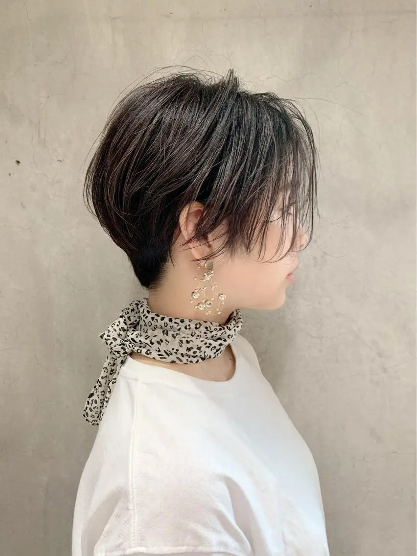 ショート 丸みショート ボブ 髪質改善 韓国風ヘア シースルーバング カット ヘアカラー トリートメント 🌹ハッシュカット、 レイヤー韓国ヘア🌹のヘアスタイル