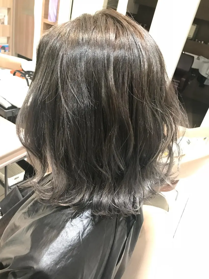 ミディアム カラー ブリーチ グレージュ イルミナカラー はだゆうき @hadadan08のヘアスタイル