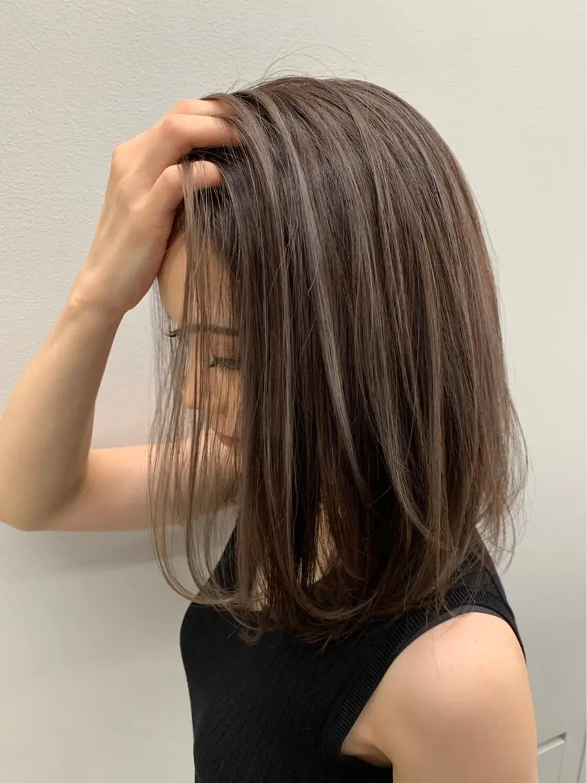 ミディアム カラー ボブレイヤー ミディアムレイヤー ハイライトカラー ボブ ハイライト レイヤーカット 早崎太生のヘアスタイル