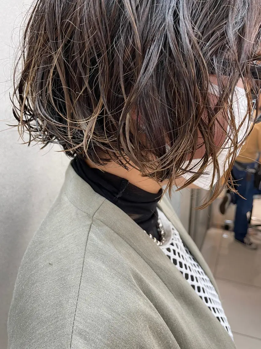 ショート カラー パーマ ブリーチ ボブ パーマウルフショート 濱田匠のヘアスタイル