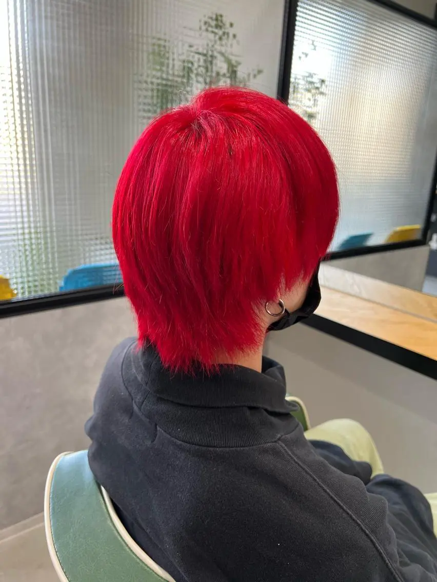 ショート カラー ブリーチ ダブルカラー レッドカラー 宮地 崇文のヘアスタイル