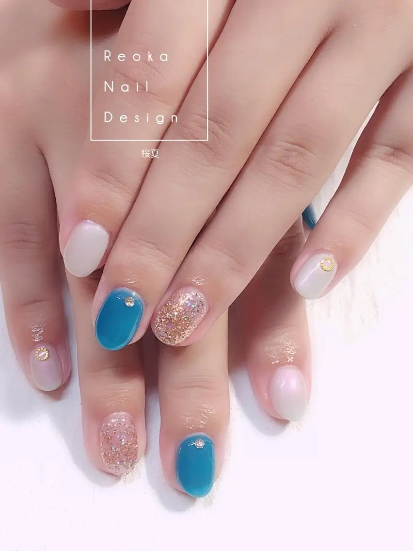 ショート ネイル ワンカラーネイル Blowe ニュアンスのネイルデザイン