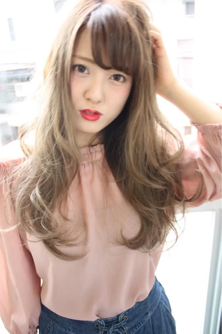ミディアム カラー パーマ ブリーチ イルミナカラー 髪質改善 トリートメント tuuli トゥーリのヘアスタイル