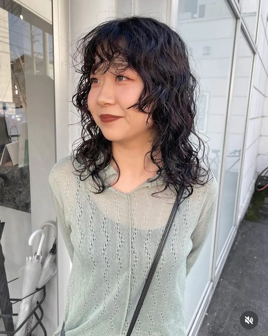 ミディアム カット パーマ 美髪ストレート✨️ 義見 優斗のヘアスタイル