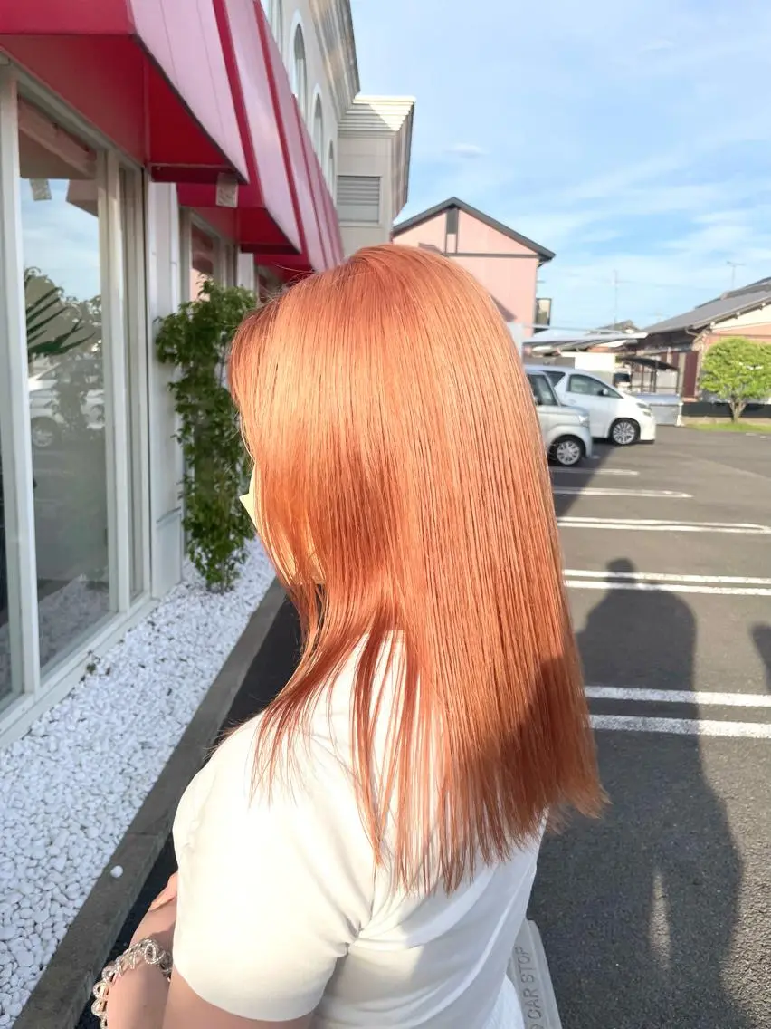ロング カラー オレンジ カット ヘアカラー トリートメント ダメージレスブリーチ HIROSHIのヘアスタイル