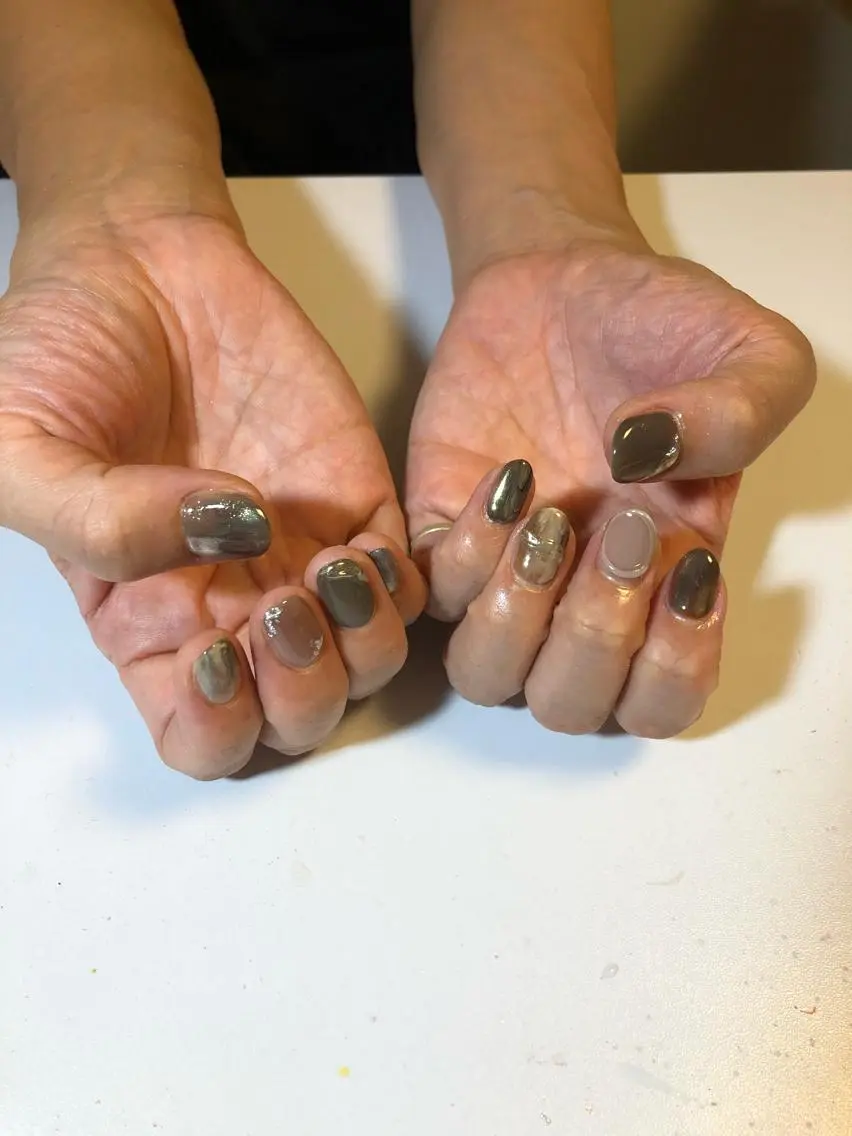 ネイル ハンドネイル émus nail Mamiのネイルデザイン