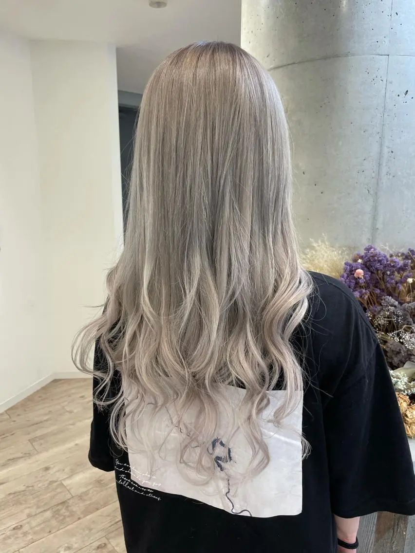 ロング ヘアカラー Loob.TOKYO MIYA🌈のヘアスタイル