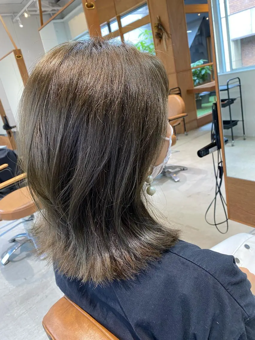 ミディアム カラー 外ハネヘア 似合わせレイヤー 阿波座/ふじむらのヘアスタイル