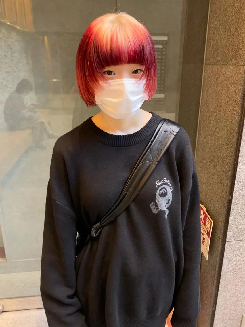 ショート カラー パーマ ヘアアレンジ デザインカラー/ボブ ブリーチカラー/ユリのヘアスタイル