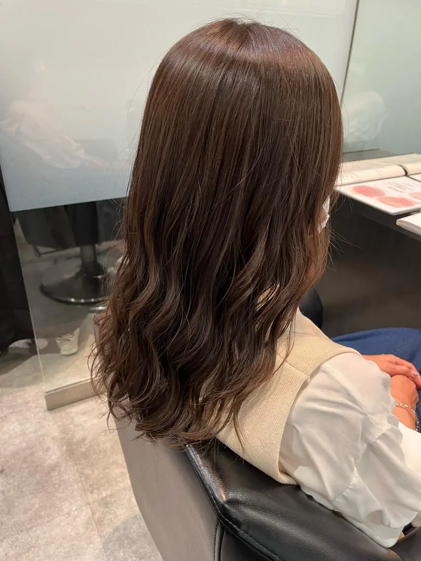 ミディアム カラー ブラウンカラー グレージュ カット 玉城 和磨のヘアスタイル