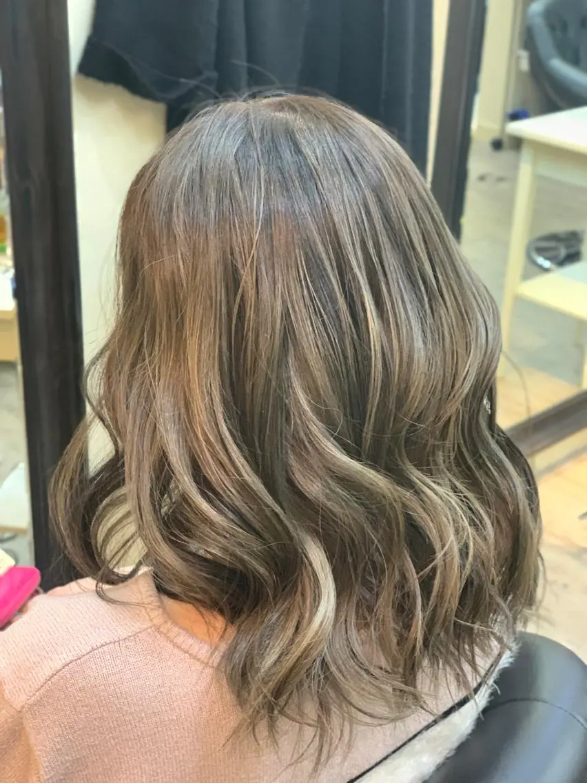 ミディアム カラー ヘアカラー 鶴見 和美のヘアスタイル