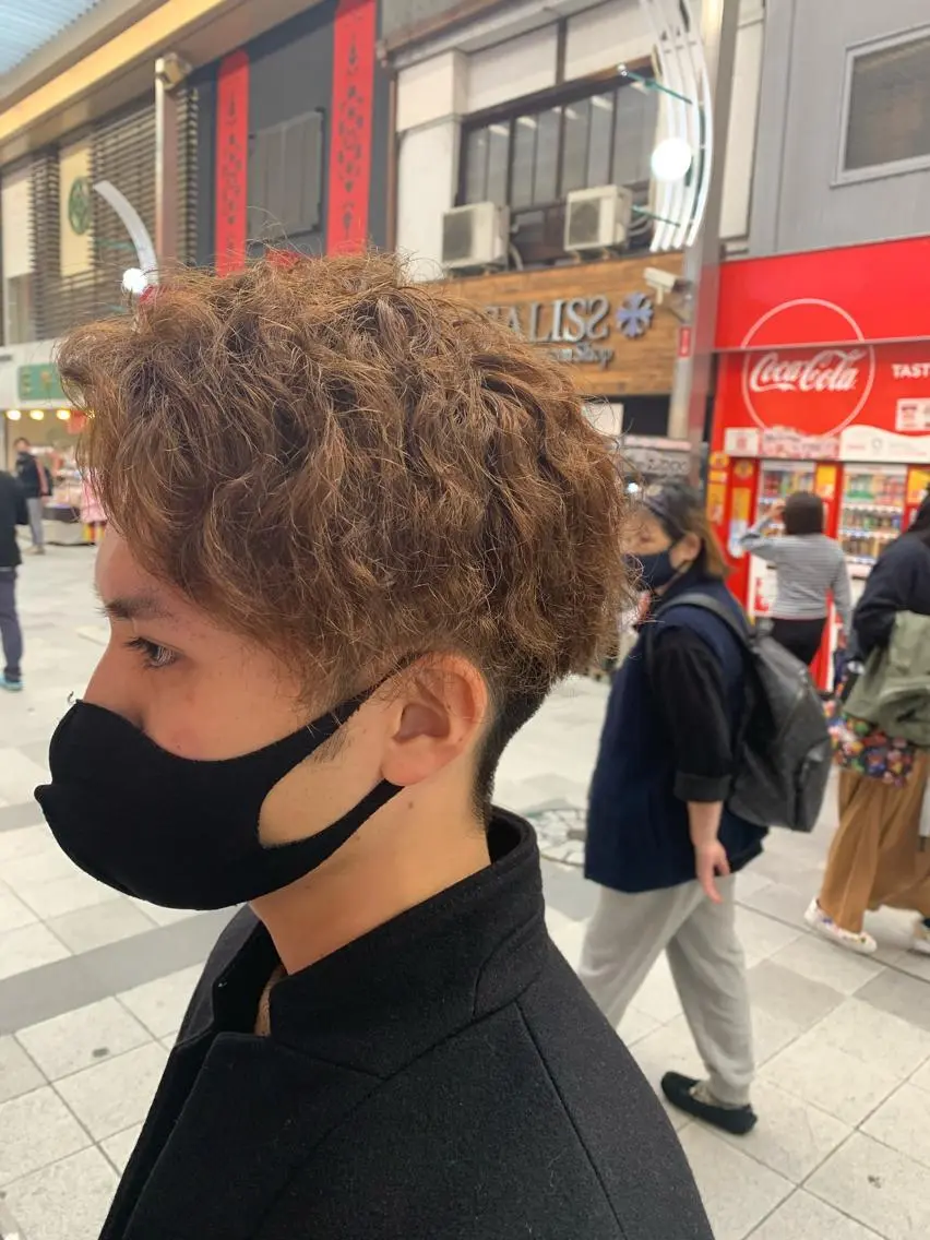 ショート カラー ヘアアレンジ メンズ メンズパーマ 今村公介 ブリーチ特化、派手髪のヘアスタイル
