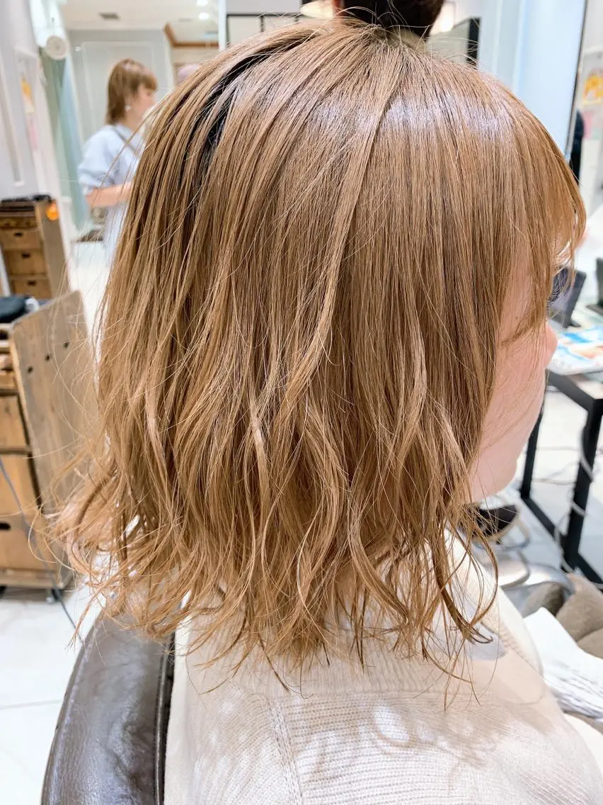 ミディアム ボブ カット ヘアカラー トリートメント 🦖鶴岡 香純🦖のヘアスタイル