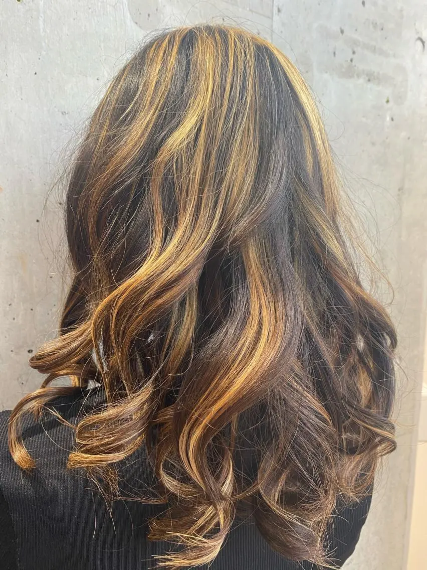 セミロング カラー な つのヘアスタイル