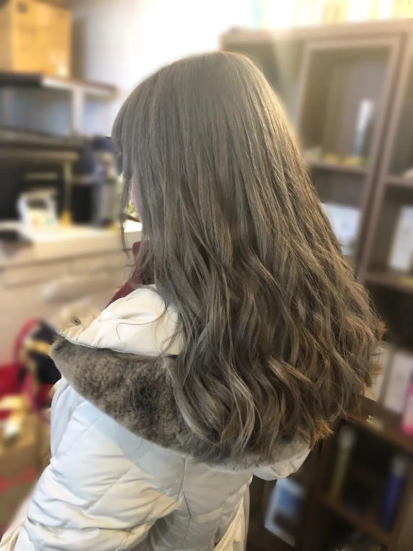 ロング ヘアカラー トリートメント 吉田 典弘のヘアスタイル