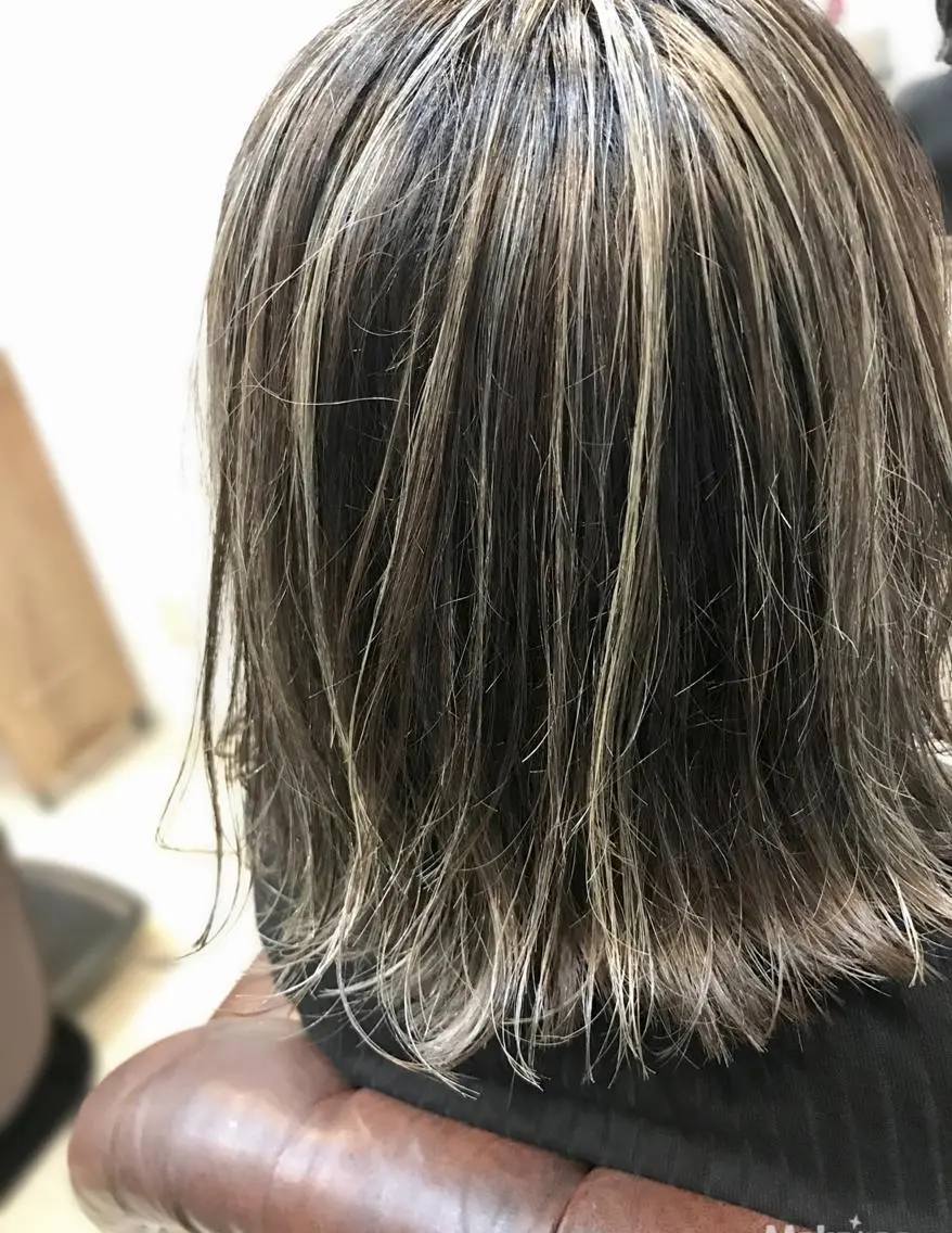ミディアム カラー ハイライトカラー ハイライト hair works raptureのヘアスタイル
