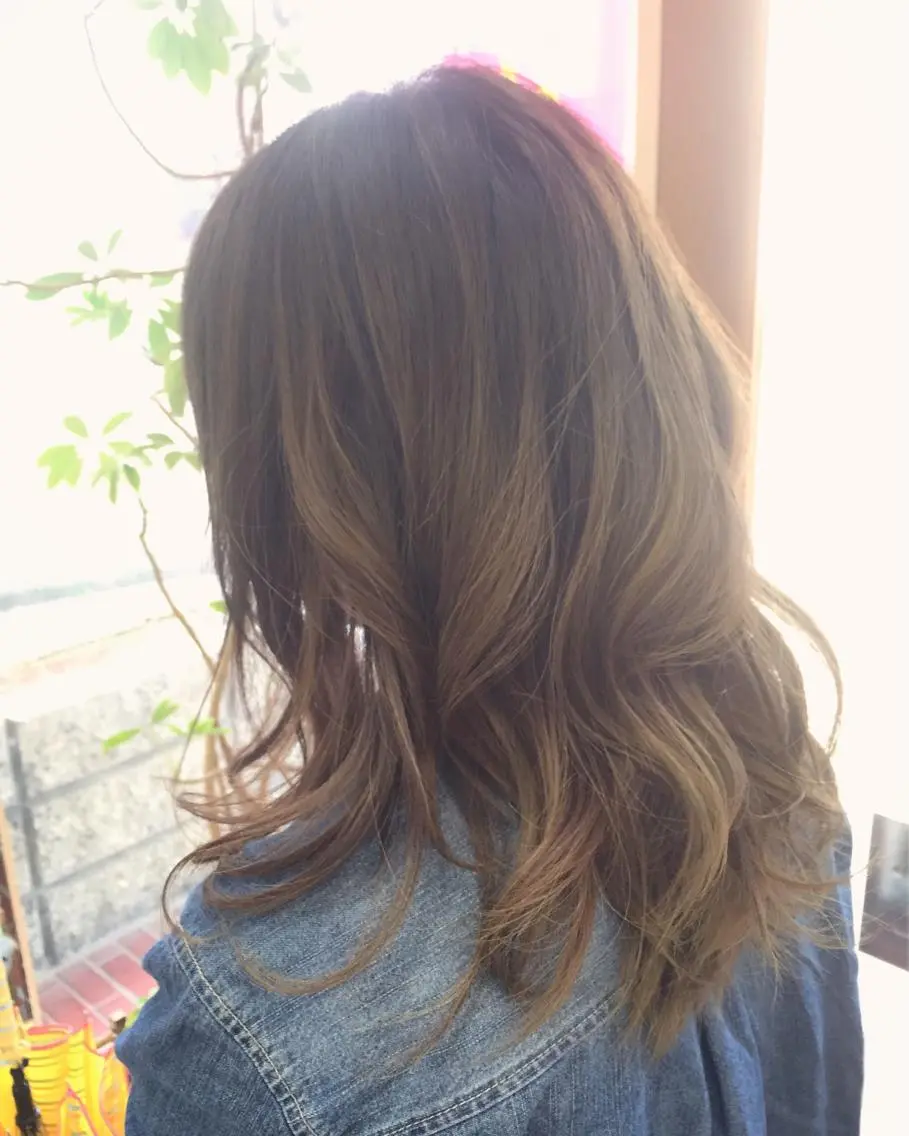 セミロング カラー グラデーションカラー 外国人風カラー YAP！HAIR トコツメアヤノのヘアスタイル