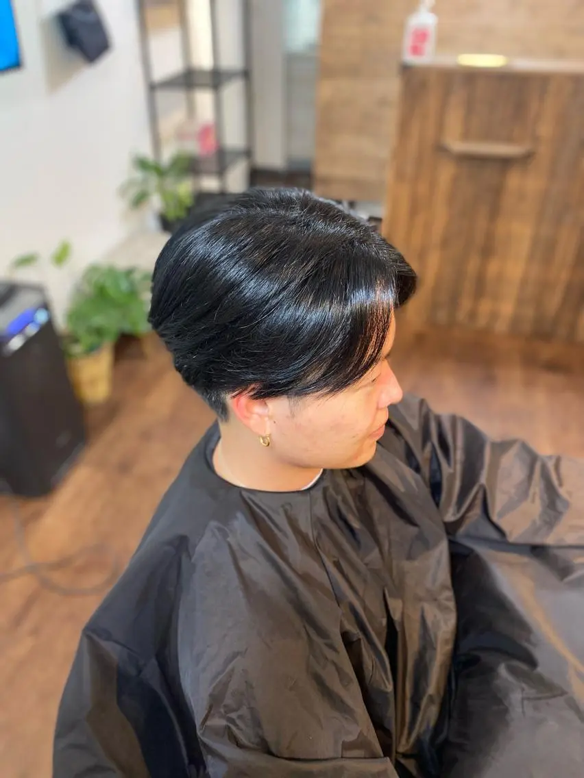 ミディアム メンズ センターパート カット ヘアカラー Luzir⭐︎ GEN⭐︎のヘアスタイル