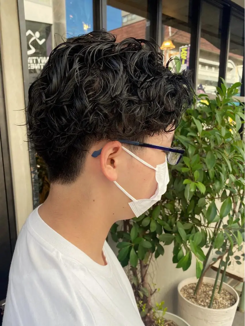 ショート パーマ メンズ ツーブロック 【扉gate】野崎 英幸のヘアスタイル