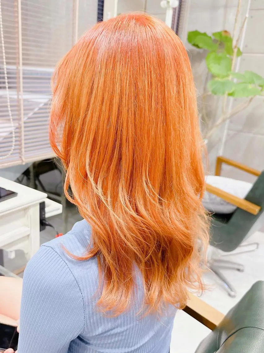 ヘアアレンジ ロング カラー ハイトーンカラー ハイトーンオレンジ オレンジ Days 透明感カラーのヘアスタイル